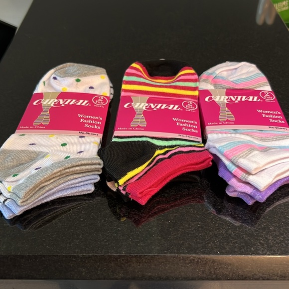 CARNIVAL WOMEN’S NO SHOW FASHION SOCKS. 2 prs to a pack. 3 packs (6 pairs) - Picture 7 of 7